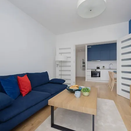 Browary Warszawskie With Air Conditioning And Parking By Renters Варшава