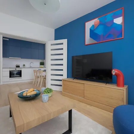 Browary Warszawskie With Air Conditioning And Parking By Renters Варшава