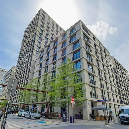 Апартаменти Browary Warszawskie With Air Conditioning And Parking By Renters Варшава